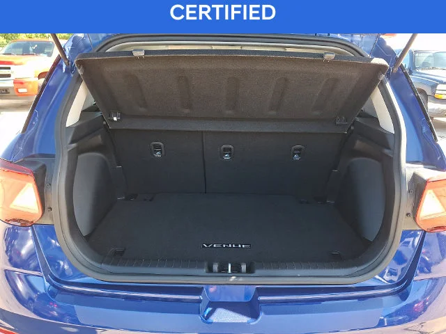 Used 2022 Blue Hyundai SE image 29