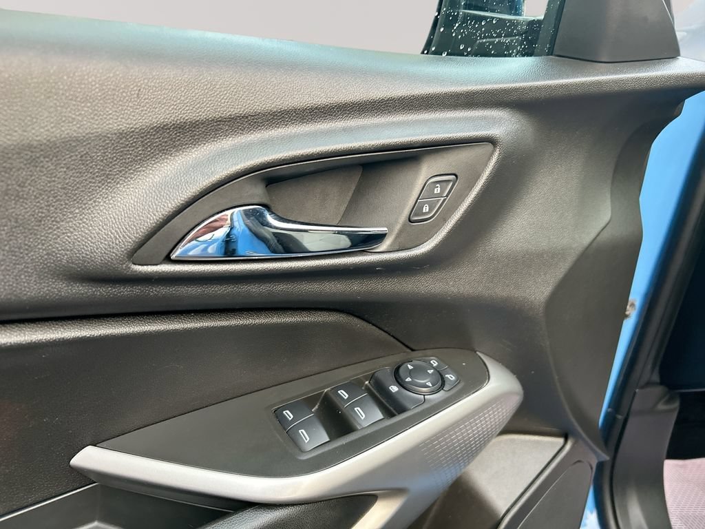 Used 2024 Fountain Blue Chevrolet 1RS image 26