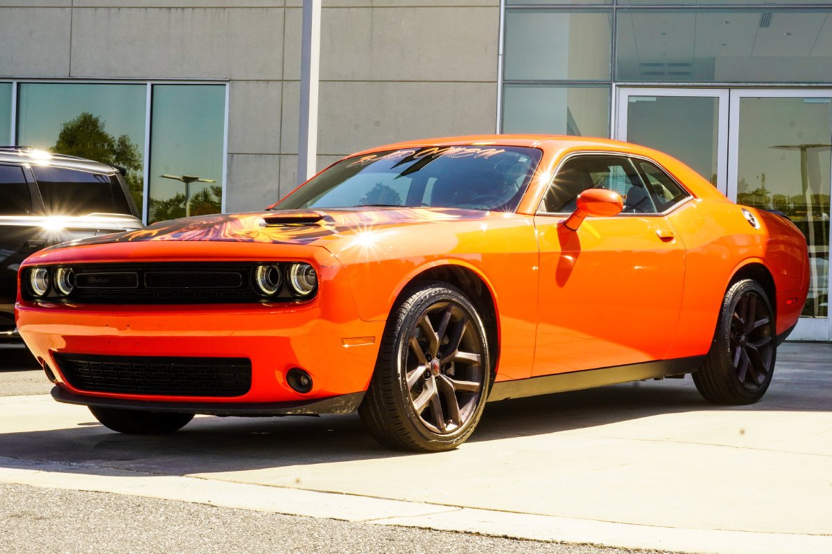 Used 2021 Orange Dodge SXT image 11