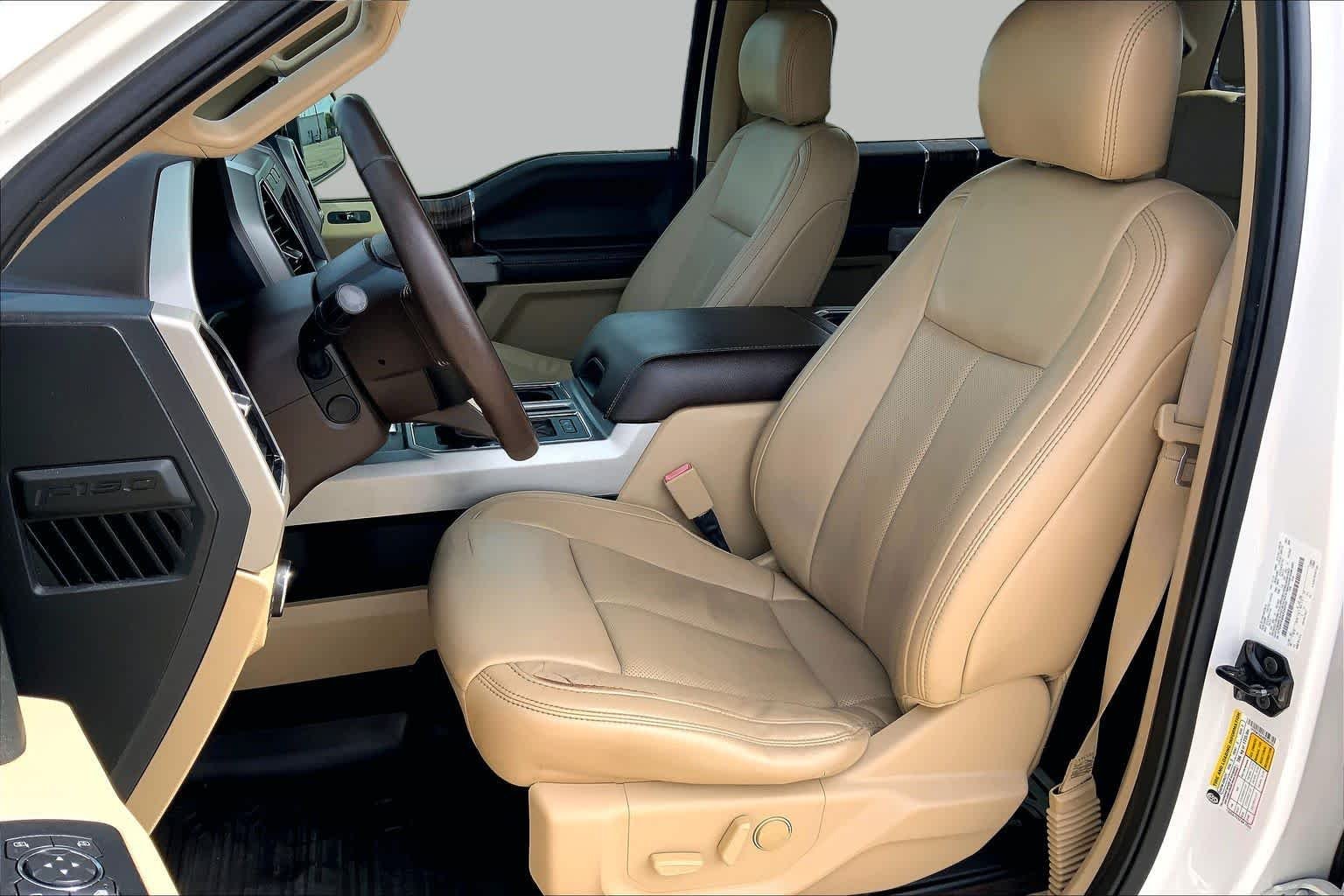 Used 2019 White Platinum Metallic Tri-Coat Ford LARIAT image 8