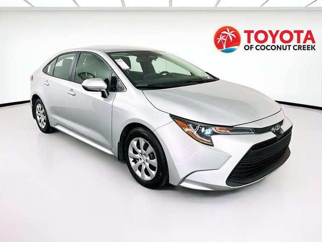 2025 Toyota Corolla media 1