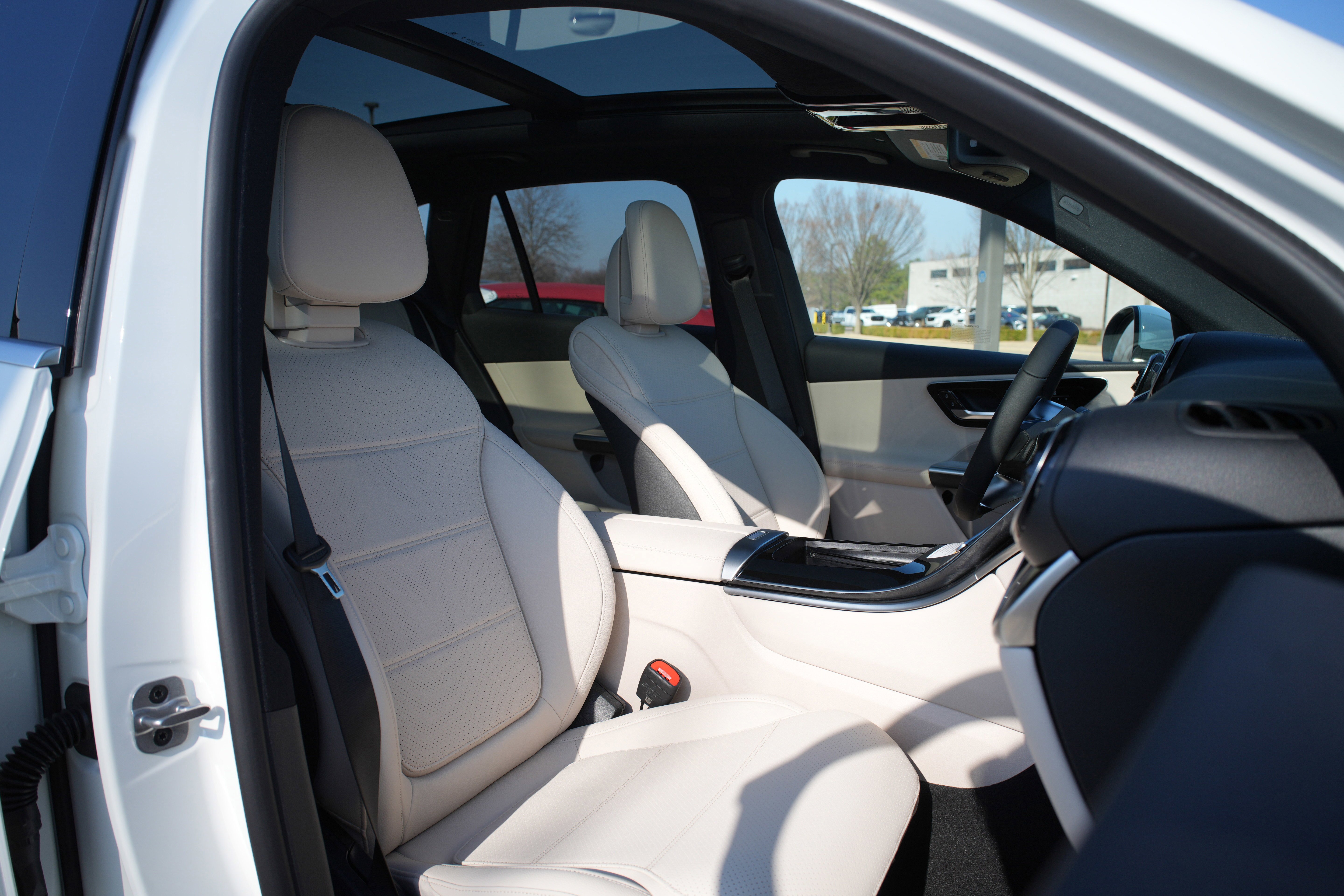 New 2026 POLAR WHITE Mercedes-Benz GLC 300 image 16