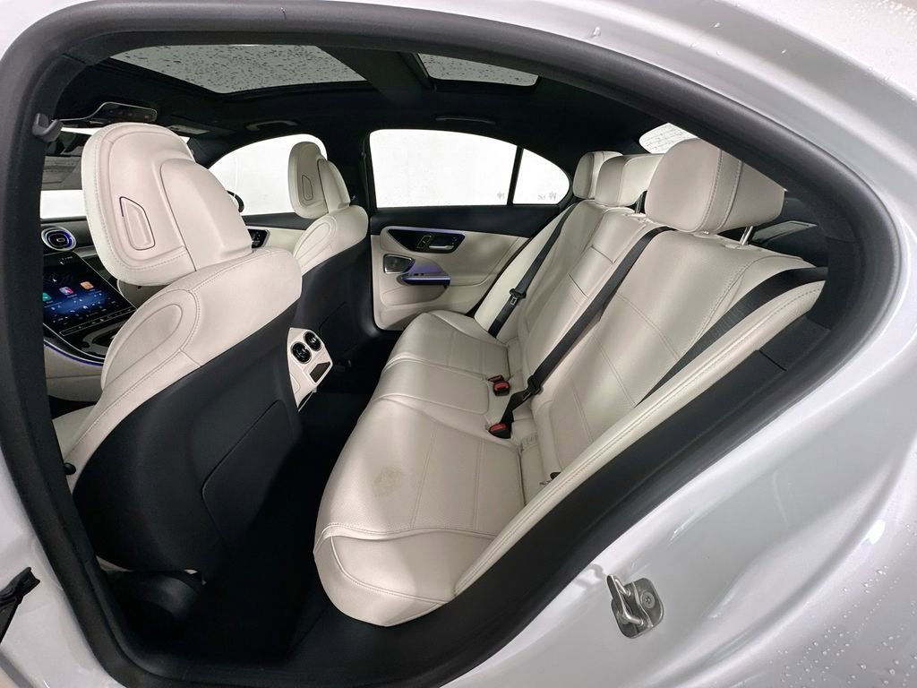 New 2026 MANUFAKTUR Moonlight White Metallic Mercedes-Benz C 300 image 60