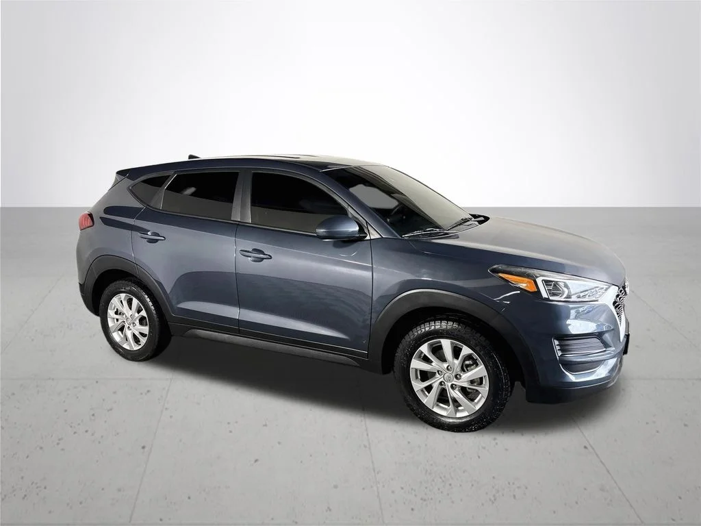 Used 2019 Blue Hyundai SE image 4