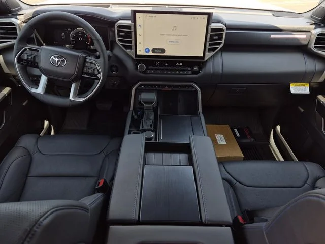 New 2026 Wind Chill Pearl <sup>1</sup> Toyota  Platinum image 17