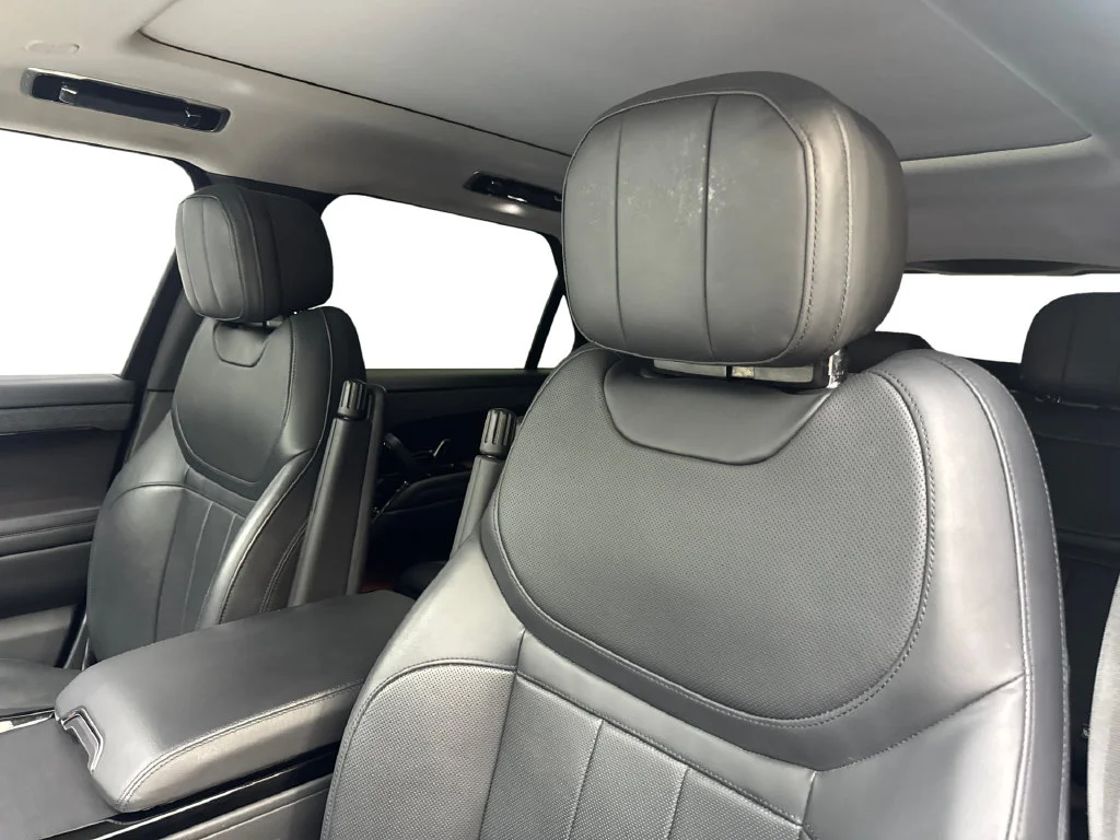 Used 2023 Black Land Rover SE image 29