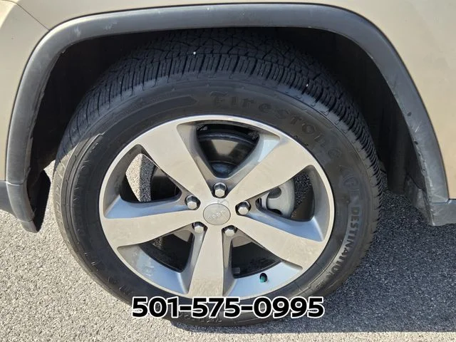 Used 2015 Beige Jeep Limited image 20