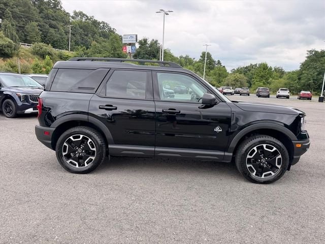 Used 2022 Black Ford Outer Banks image 14