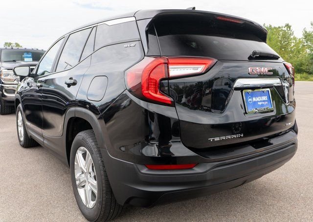 Used 2024 Black GMC SLE image 8