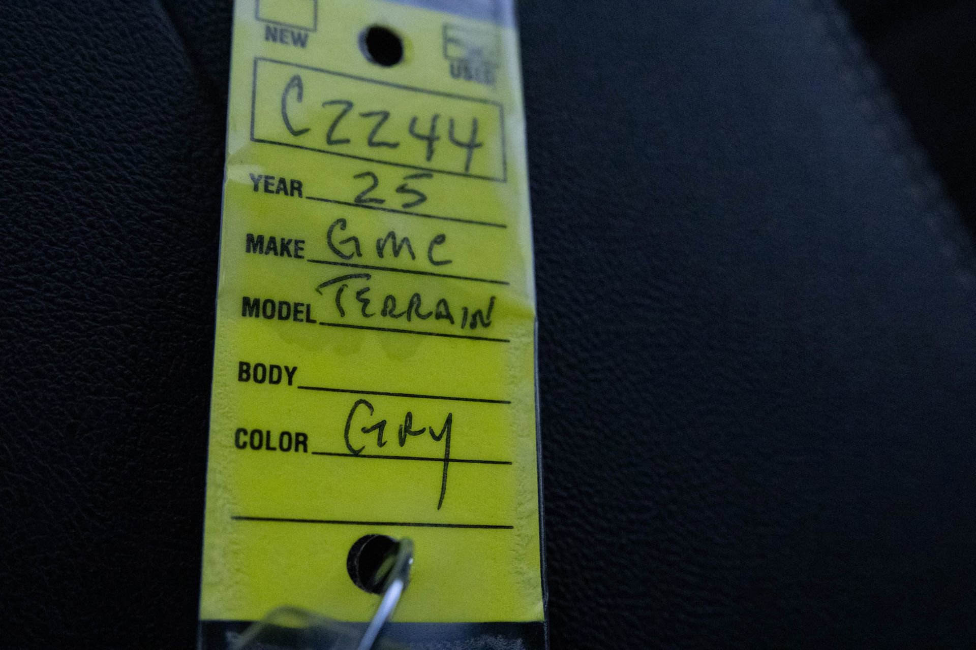 2025 GMC TERRAIN - Image 24