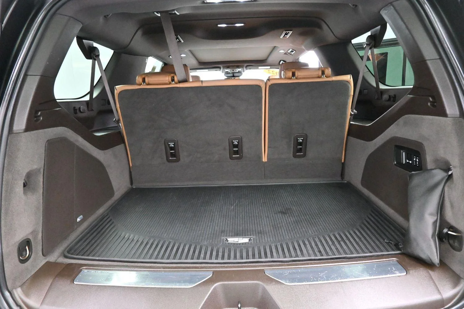 Used 2022 Black Raven Cadillac Sport image 10