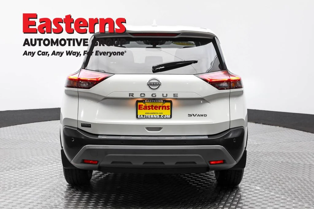 Used 2022 White Nissan SV image 6