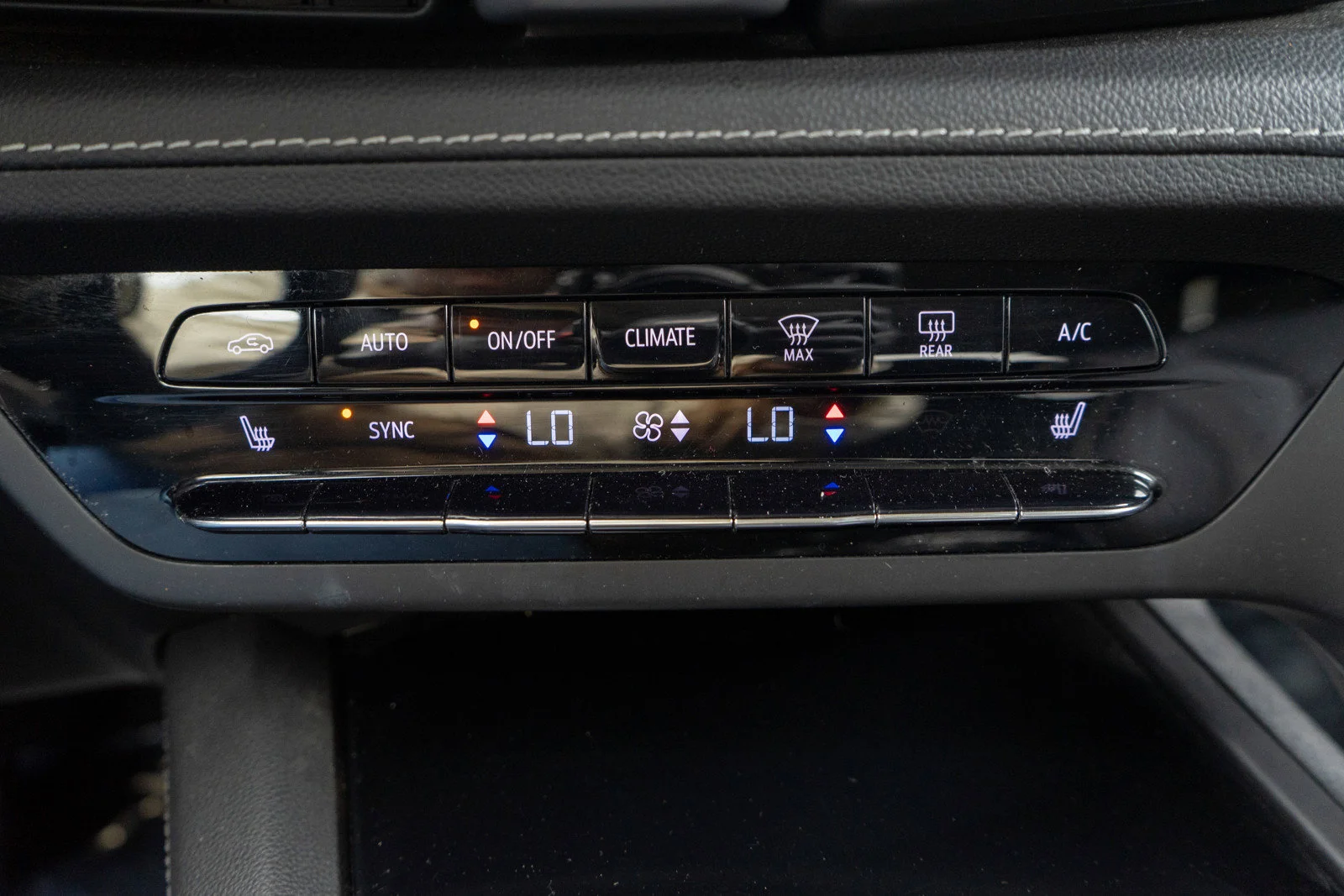 Used 2021 Ebony Twilight Metallic Buick Essence image 21