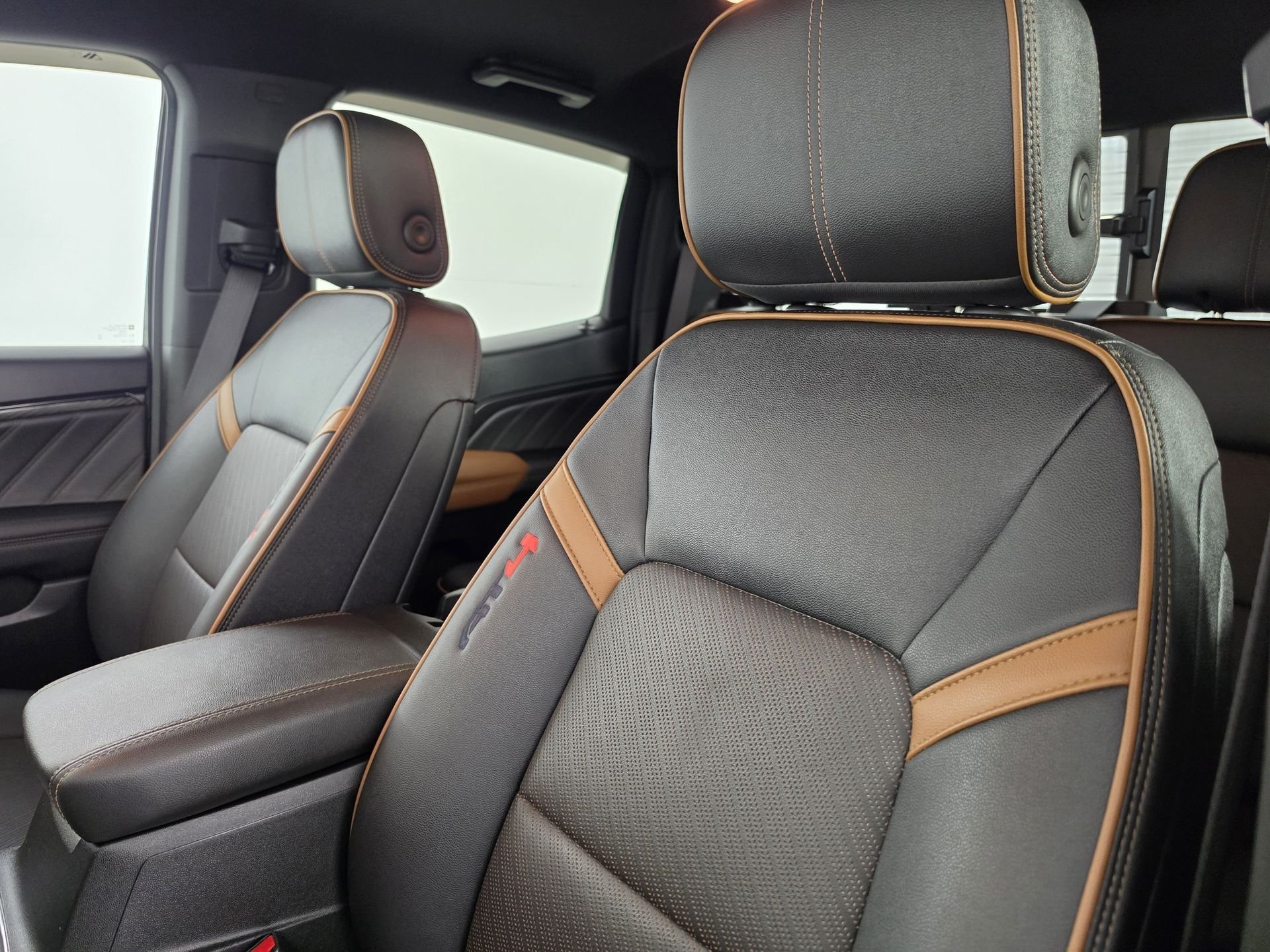 2023 GMC Canyon AT4 - Photo 18