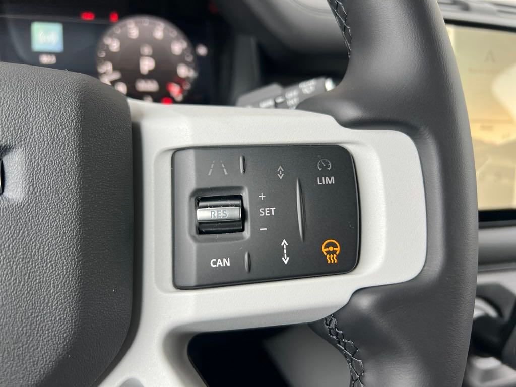 2025 Land Rover Defender S - Photo 21