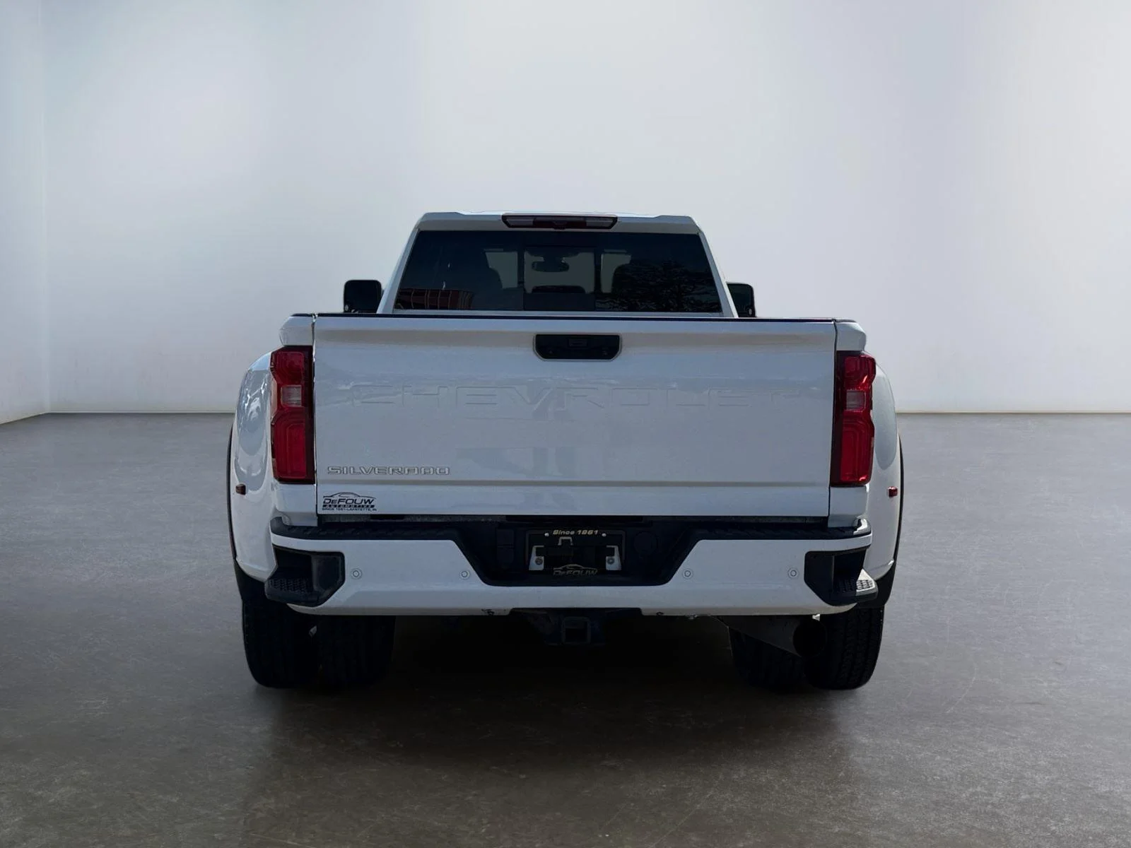 Used 2022 Summit White Chevrolet High Country image 4