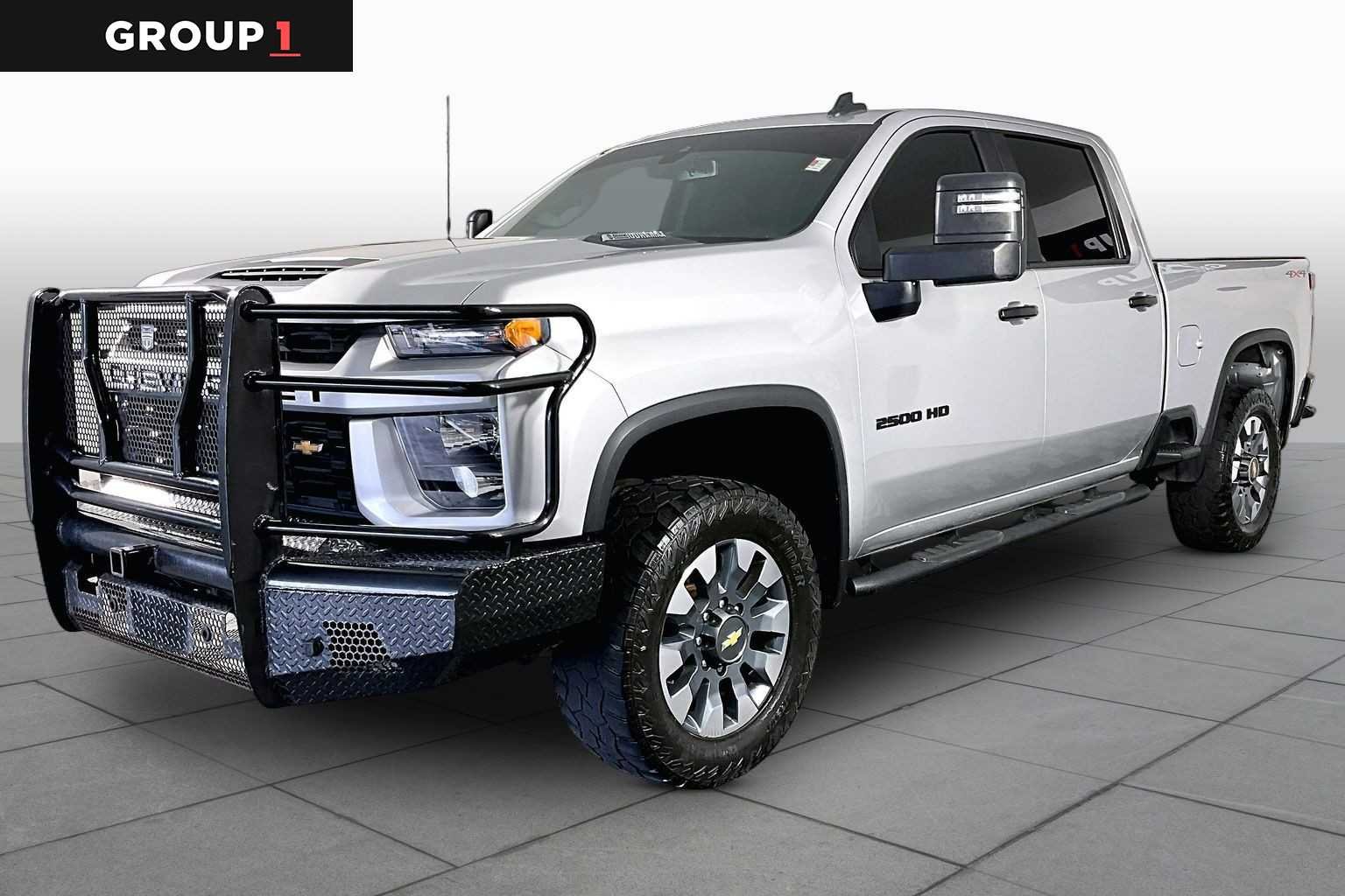 2023 Chevrolet Silverado HD Custom 4WD Crew Cab Standard Box's photo