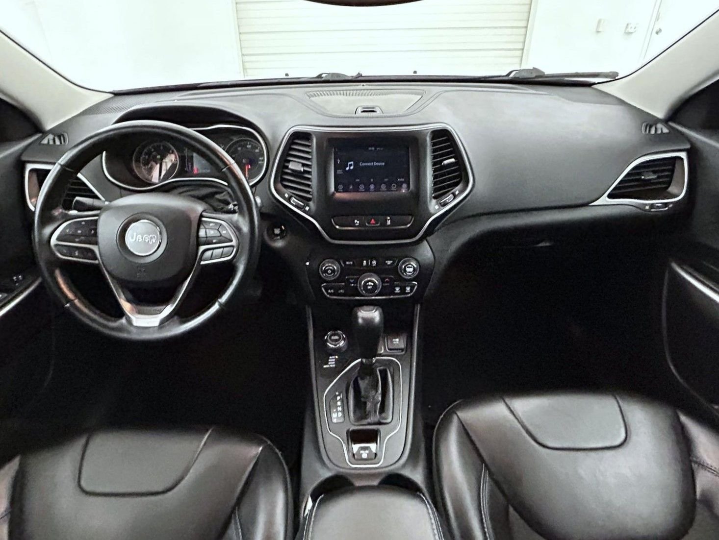Used 2021 Red Jeep Latitude Plus image 13