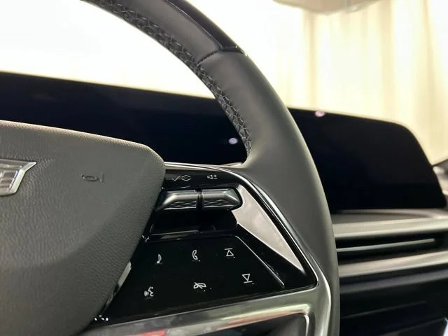 2027 Cadillac VISTIQ Luxury - Photo 8