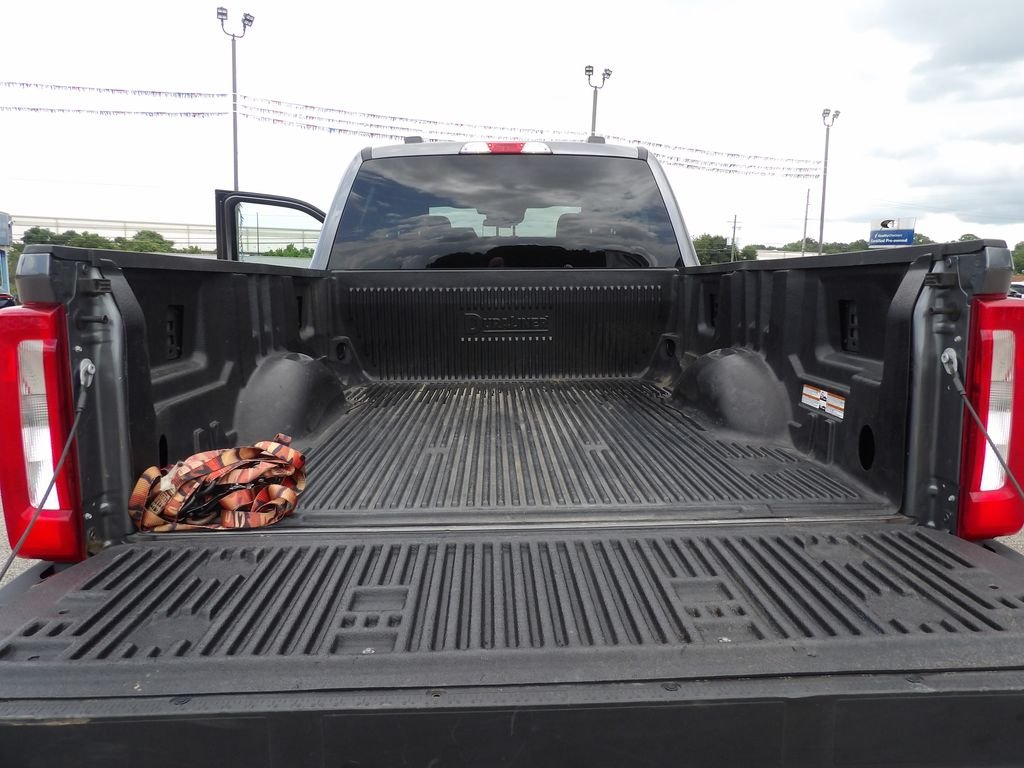 Used 2025 Gray Metallic Ford XLT image 17