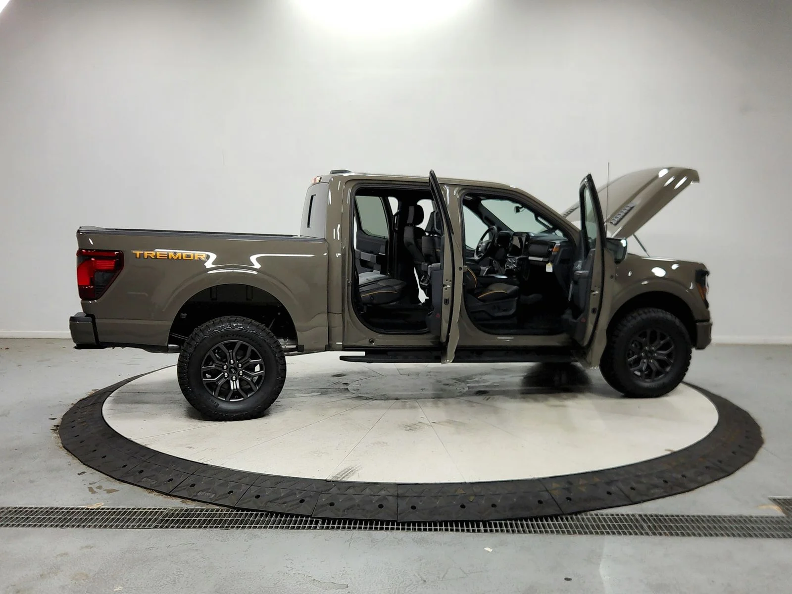 New 2026 Gray Ford Tremor image 17