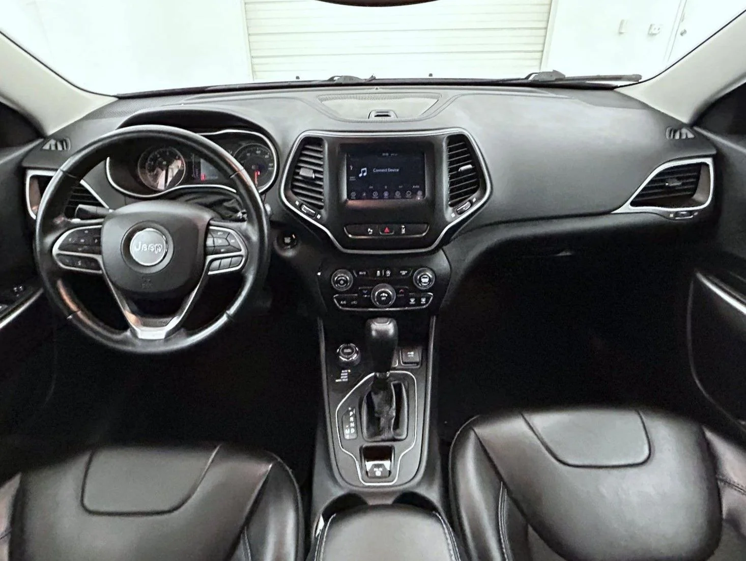 Used 2021 Red Jeep Latitude Plus image 13