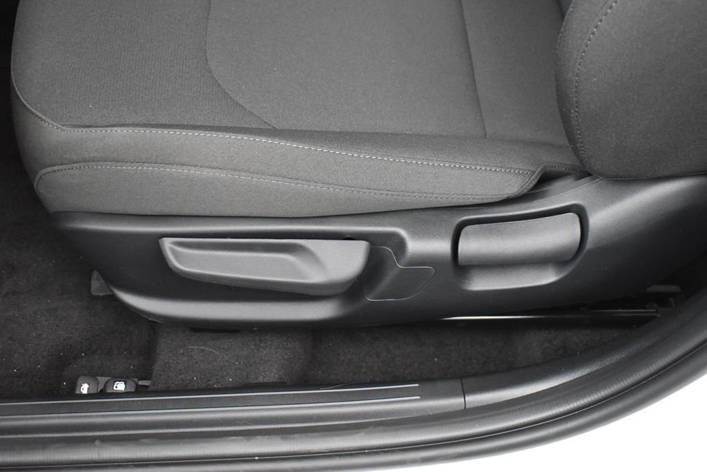 New 2026 Snow White Pearl Kia LXS image 8