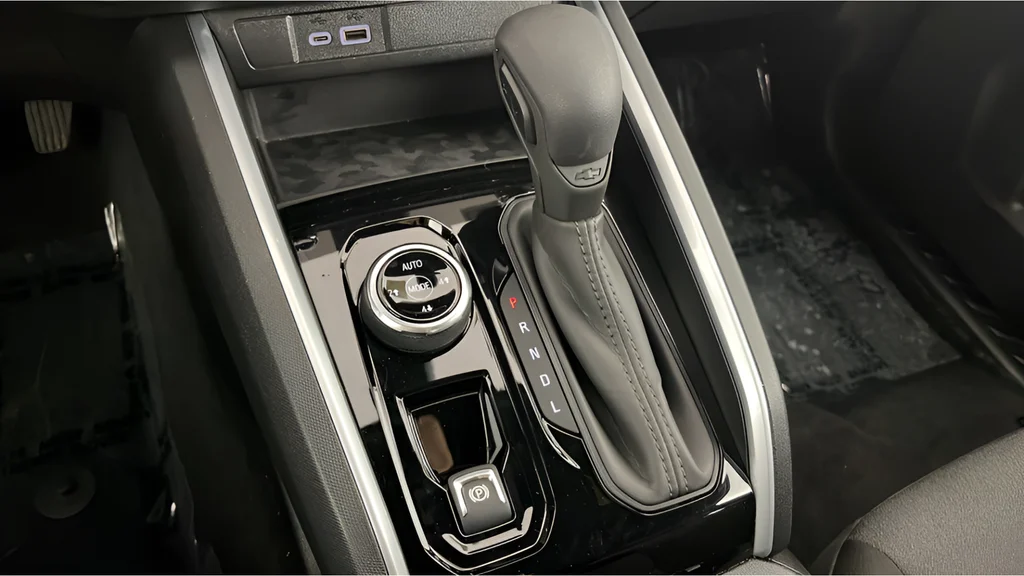 Used 2025 Gray Chevrolet Trail Boss image 32