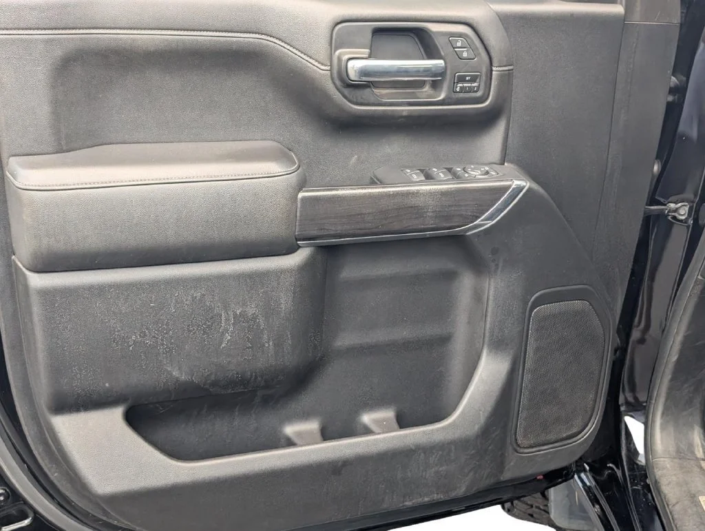 Used 2019 BLACK Chevrolet LTZ image 11