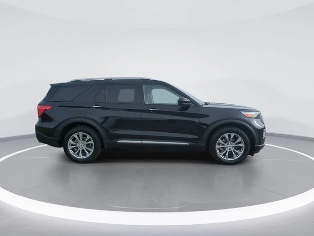 Used 2023 Black Ford Limited image 9