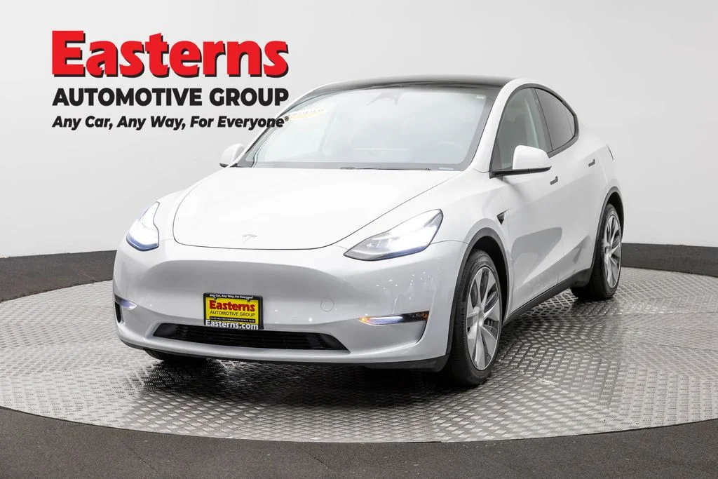 Used 2021 White Tesla Long Range image 1