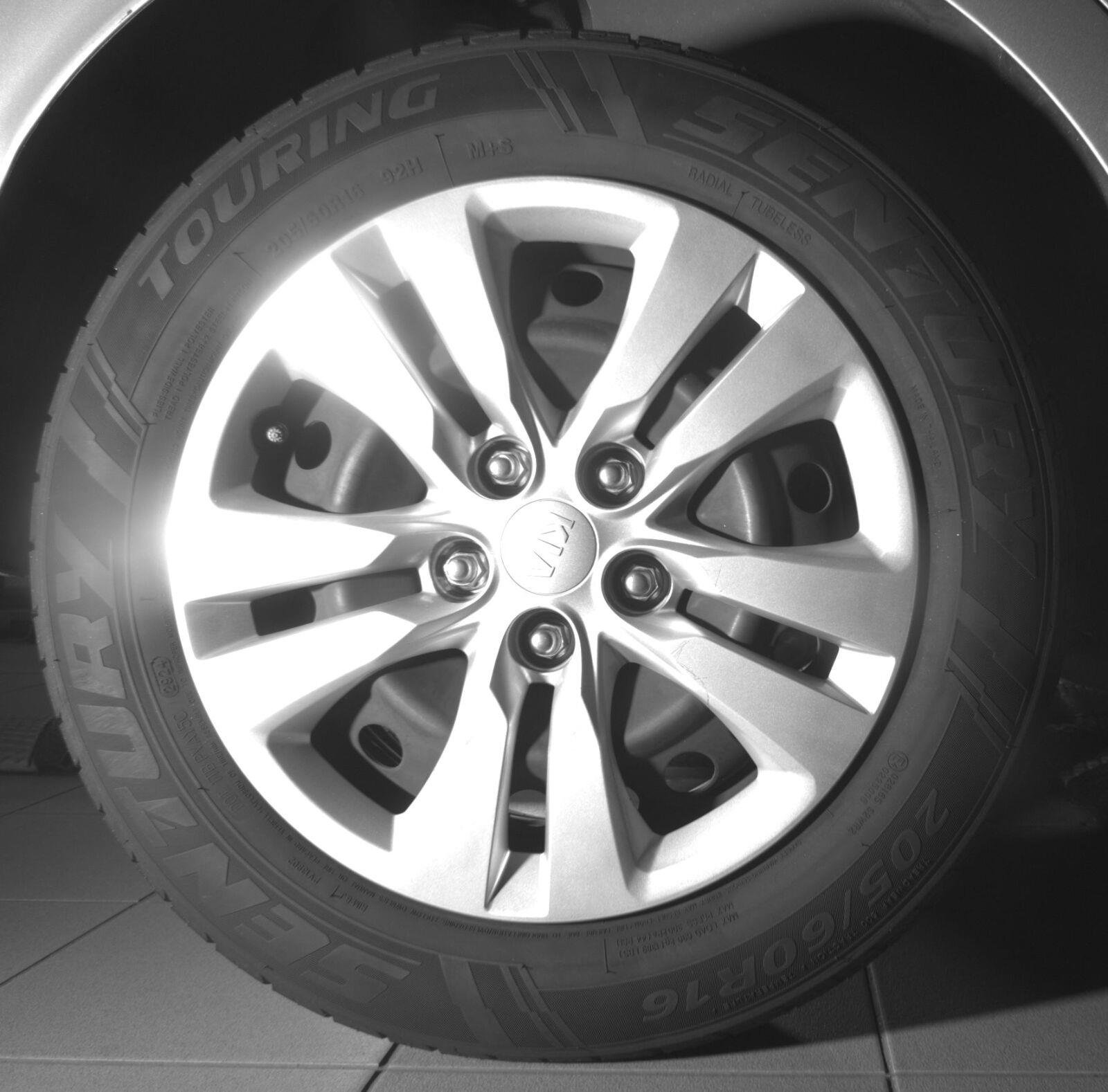 Used 2021 Sparkling Silver Kia LX image 15