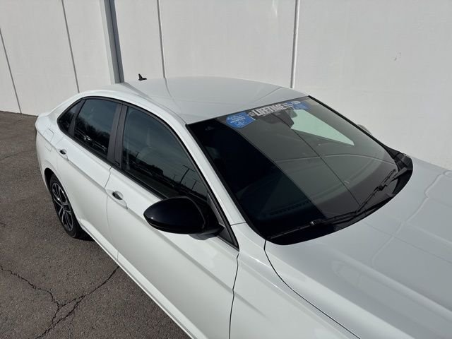 New 2026 Pure White Volkswagen 1.5T Sport image 4