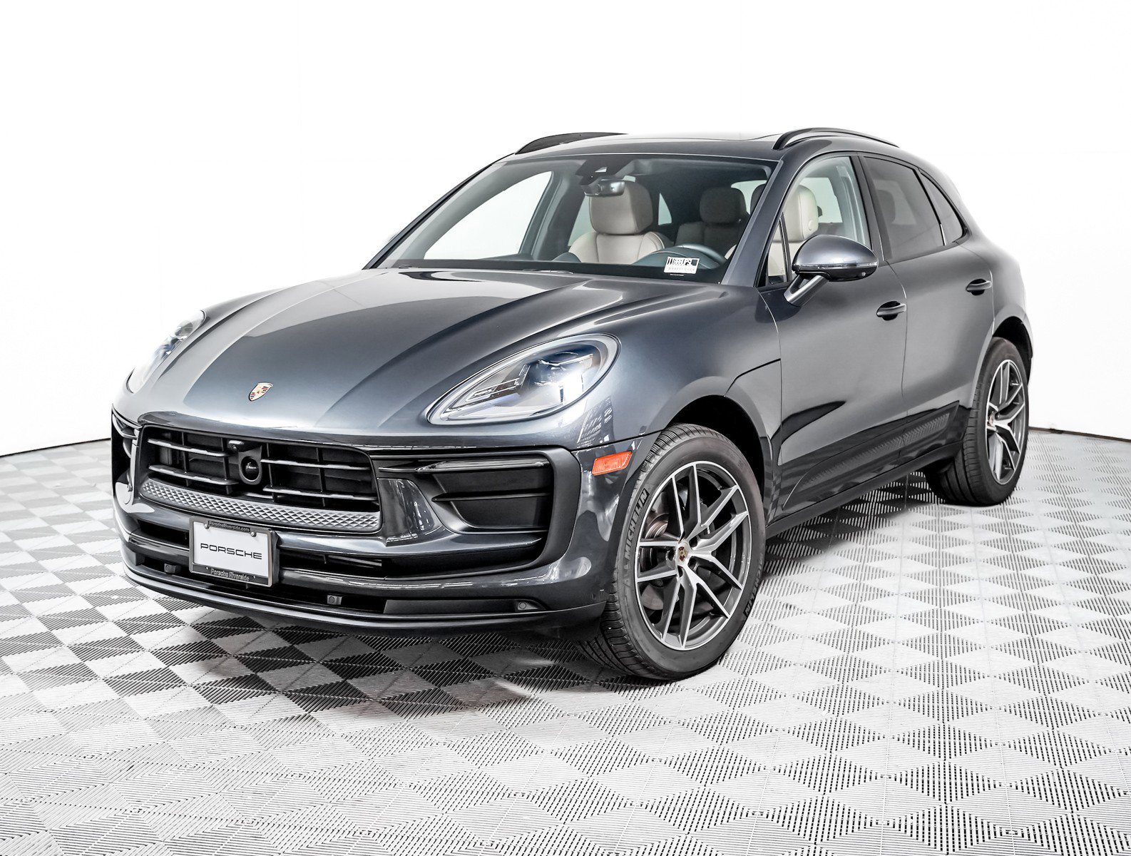 2026 Porsche Macan's photo