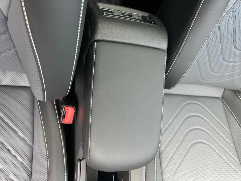 New 2026 White/off-white Volkswagen 2.0T SE R-Line Black image 32