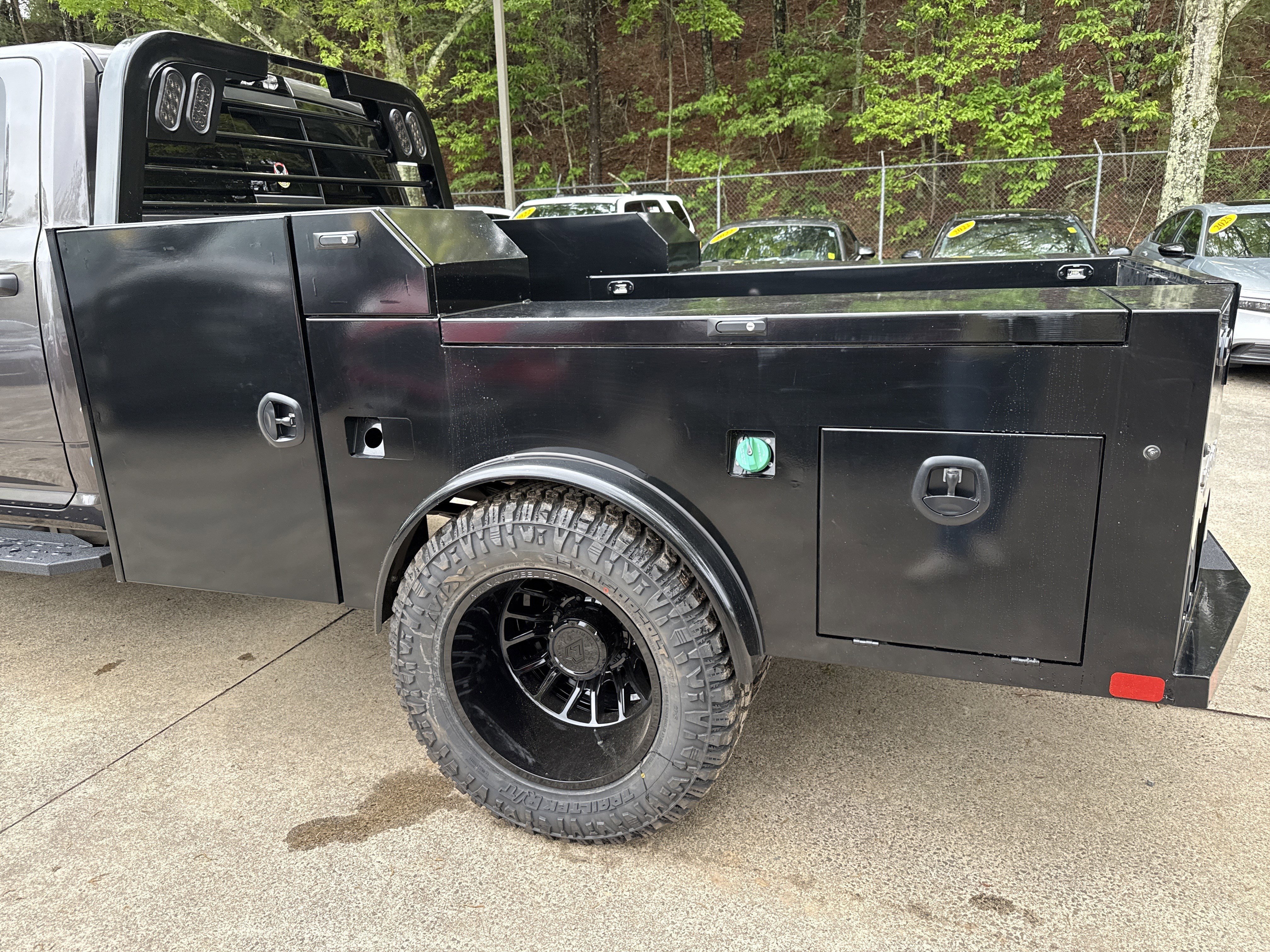 New 2026 Granite Crystal Metallic Clearcoat RAM Tradesman image 22