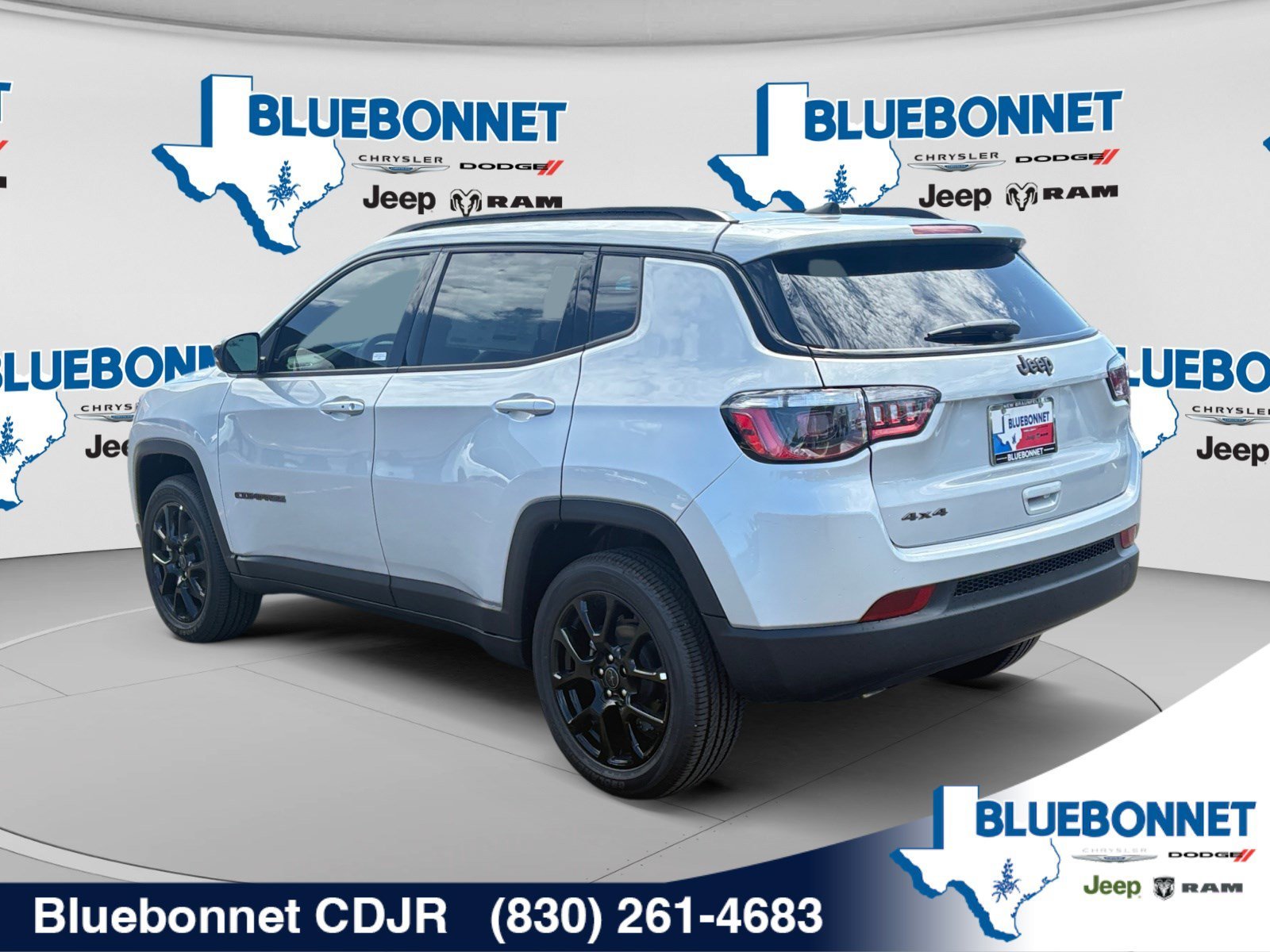 New 2026 Silver Zynith Metallic Clearcoat Jeep Latitude image 7