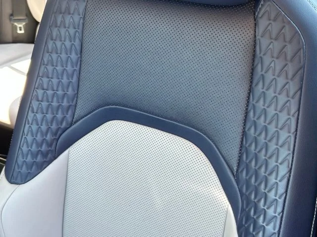 Used 2020 White Lexus 250h Base image 66