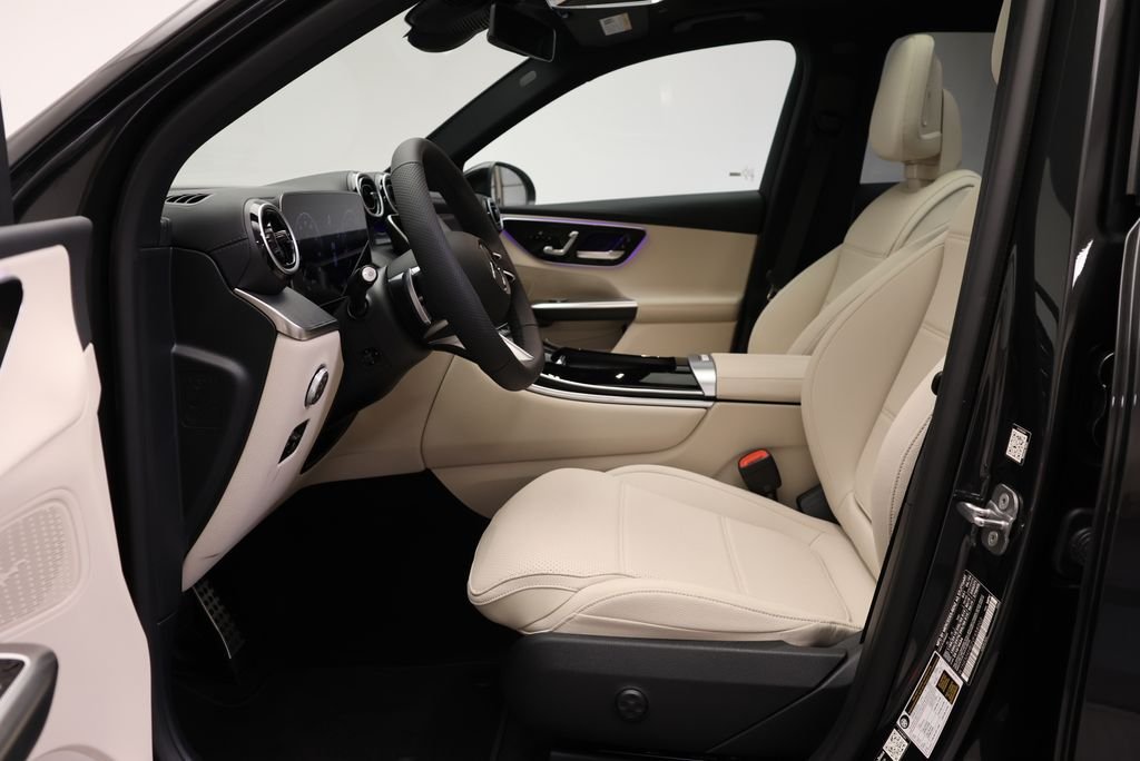 Used 2027  Mercedes-Benz GLC 300 image 36