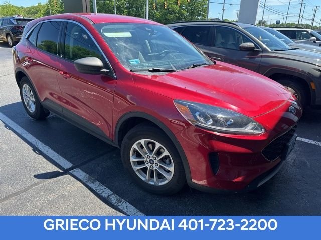 Used 2022 Red Ford SE image 1