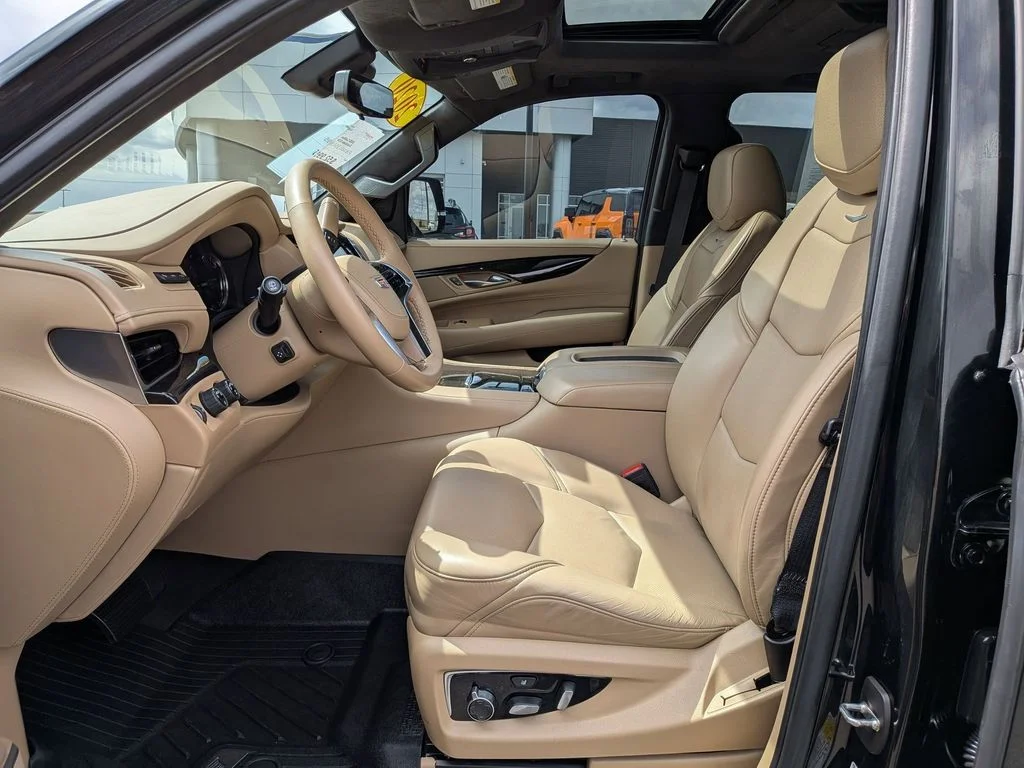 Used 2020 Black Raven Cadillac Platinum image 17