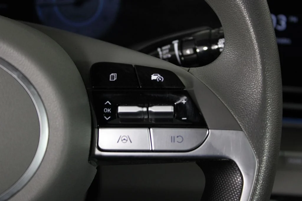 Used 2024 Gray Hyundai SEL image 25