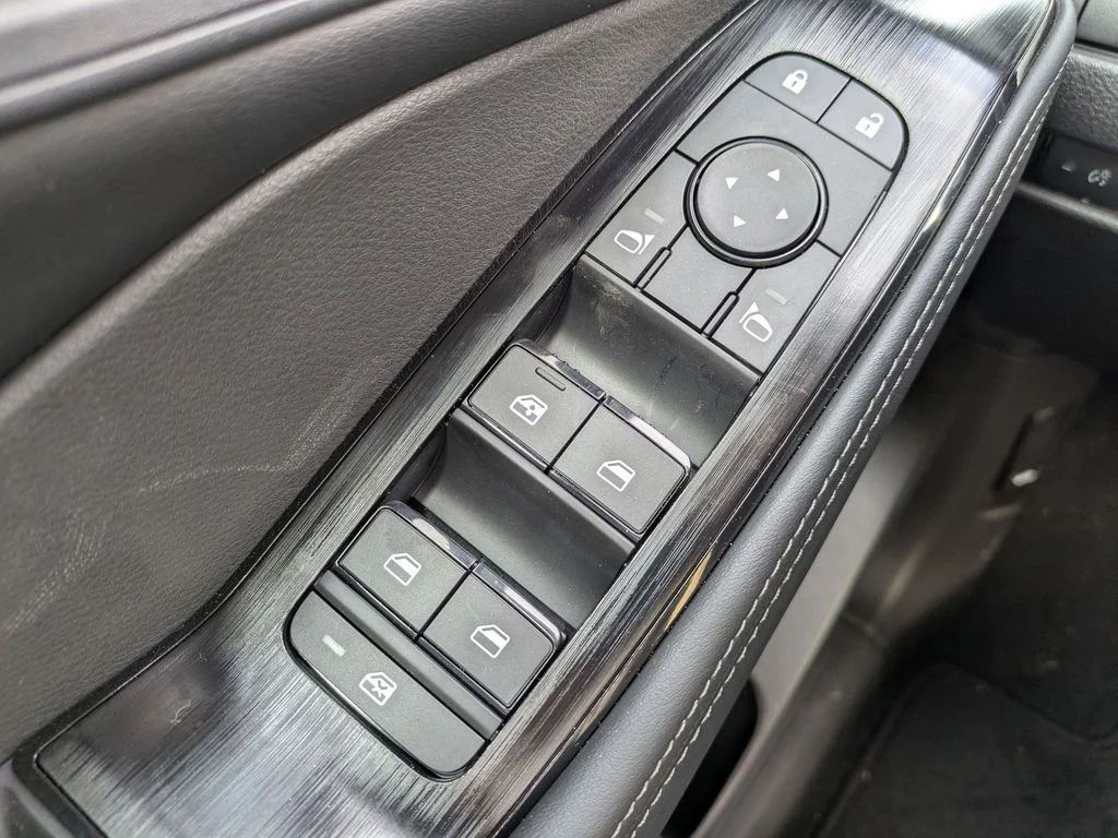 New 2026 Boulder Gray Pearl Nissan SV image 23