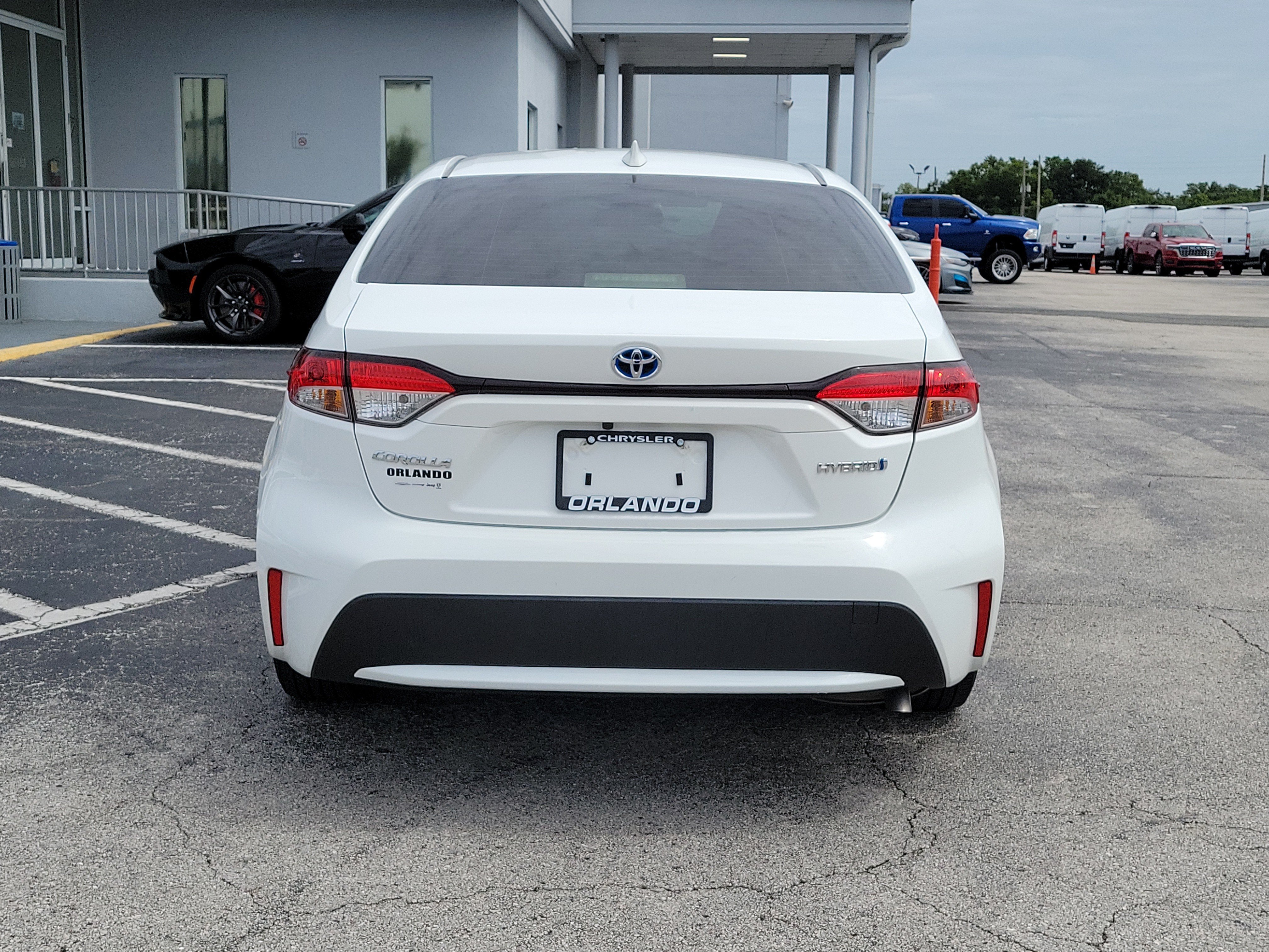 Used 2022 White Toyota Hybrid LE image 6