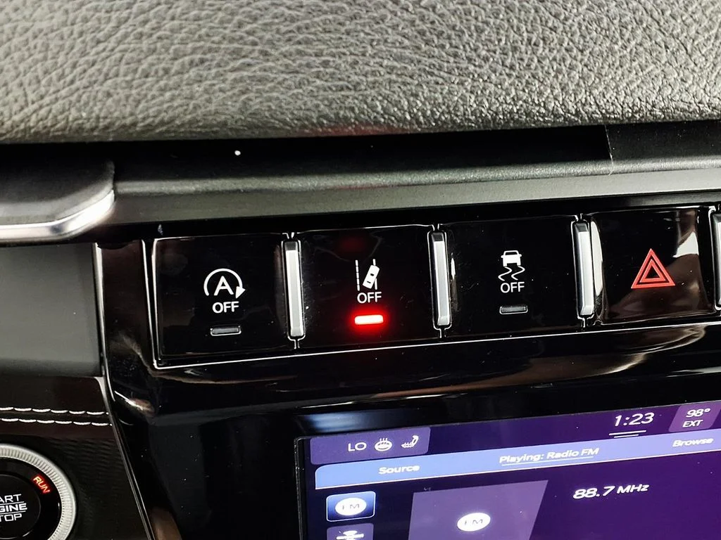Used 2024 White Jeep Altitude X image 23