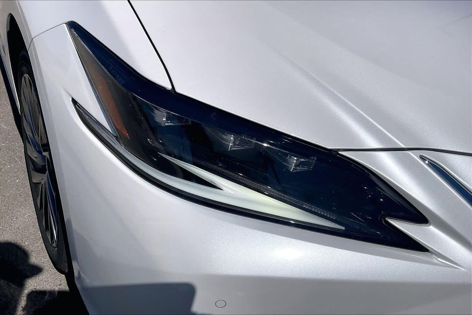 Used 2024 Eminent White Pearl Lexus Luxury image 26