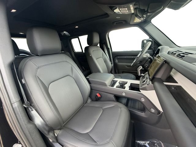 New 2026 Santorini Black Land Rover X-Dynamic SE image 16