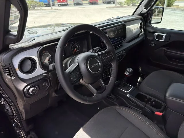 Used 2025 Black Jeep Sport S image 17