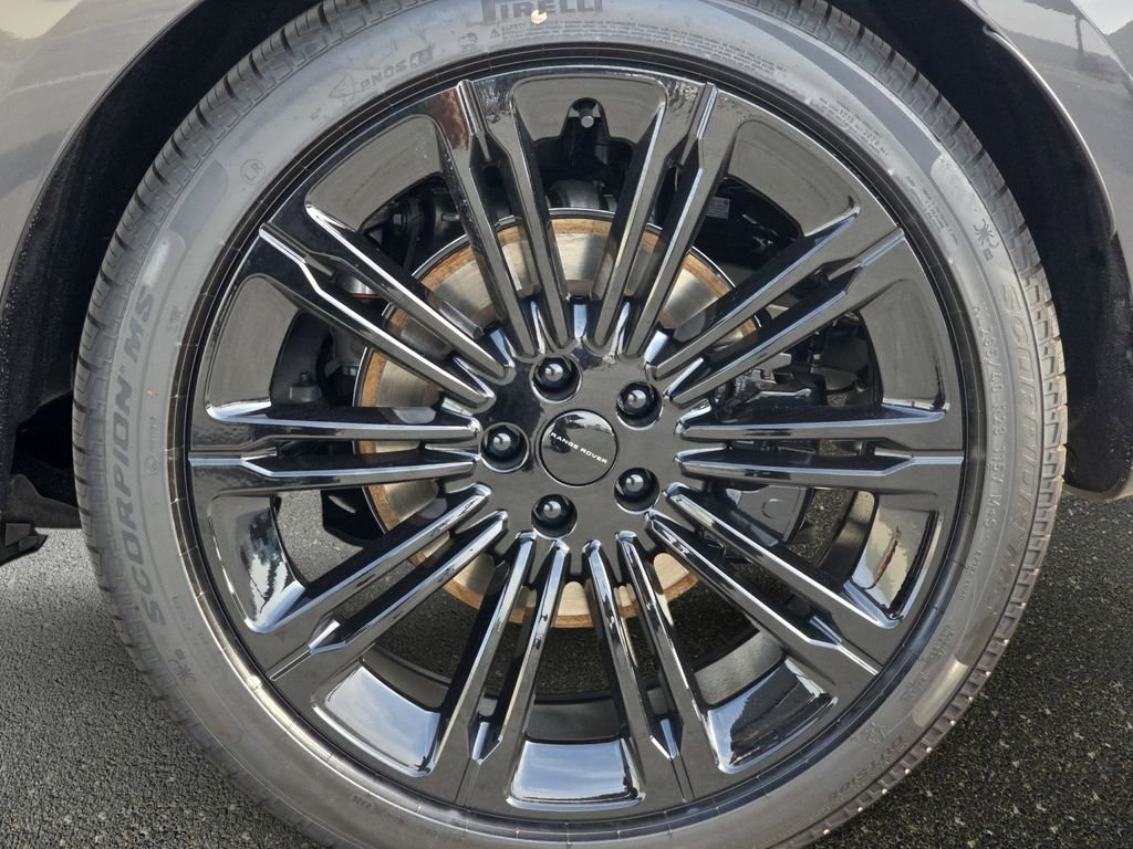 New 2026 Carpathian Grey Land Rover SE image 35