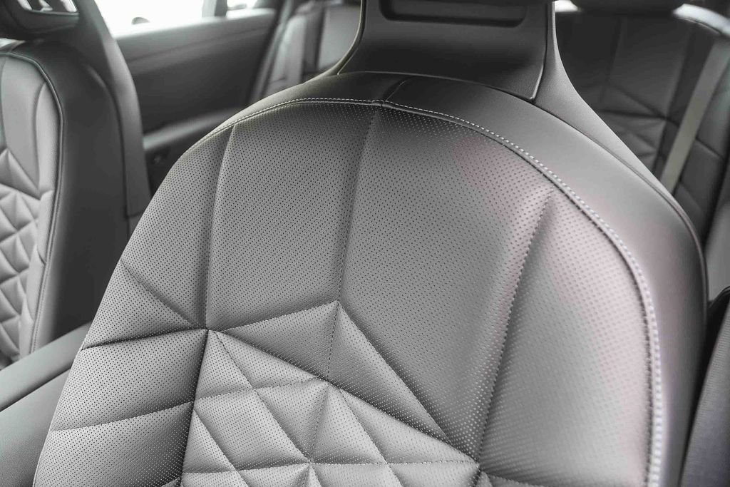 New 2026 Black Sapphire Metallic BMW 740i image 20